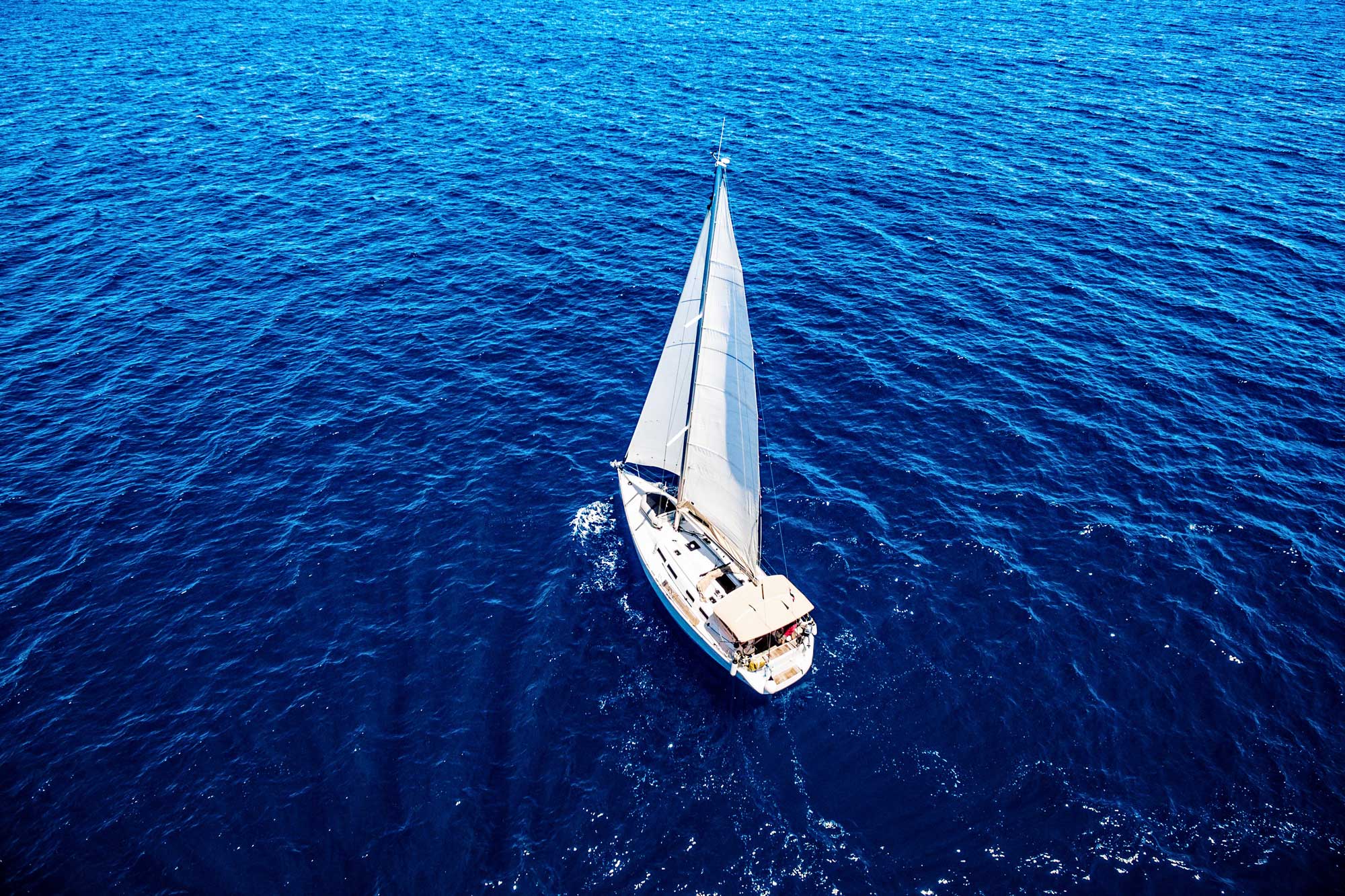 In barca a vela sul Lago di Garda