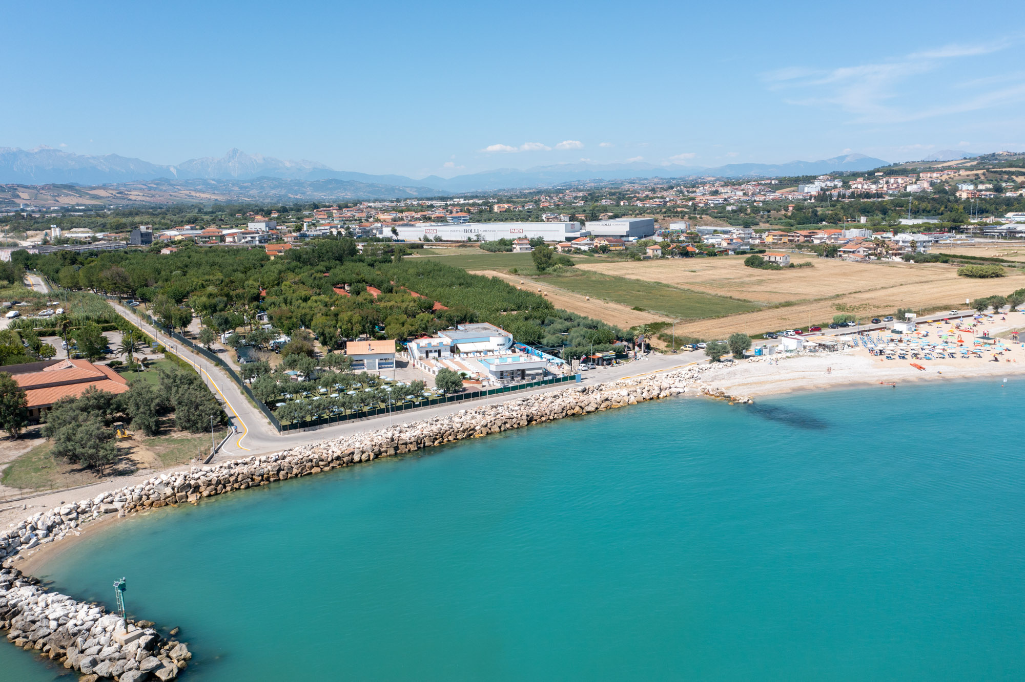 Das Meer der Abruzzen, nur wenige Schritte vom Village entfernt