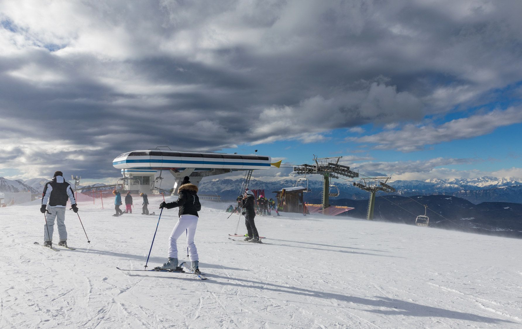 Skiing by night: Alpe Cermis