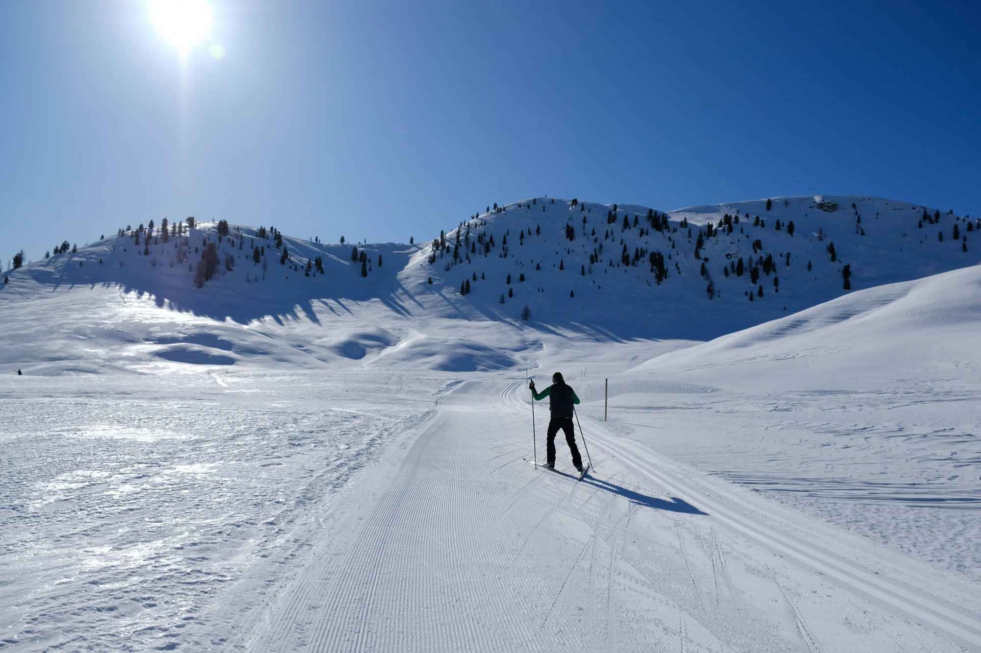 Nature and sports: the fun of cross-country skiing