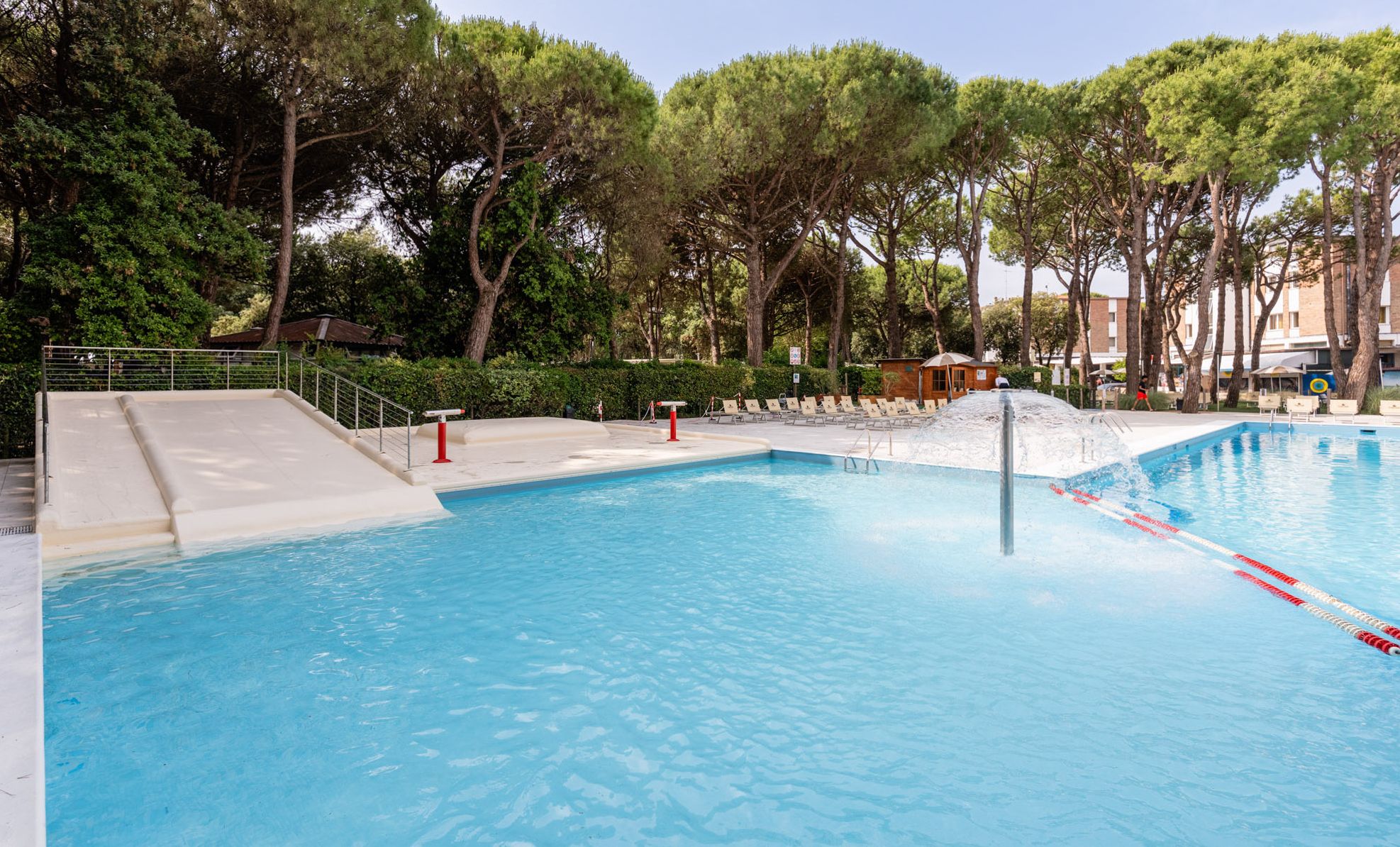 background image Swimmingpool