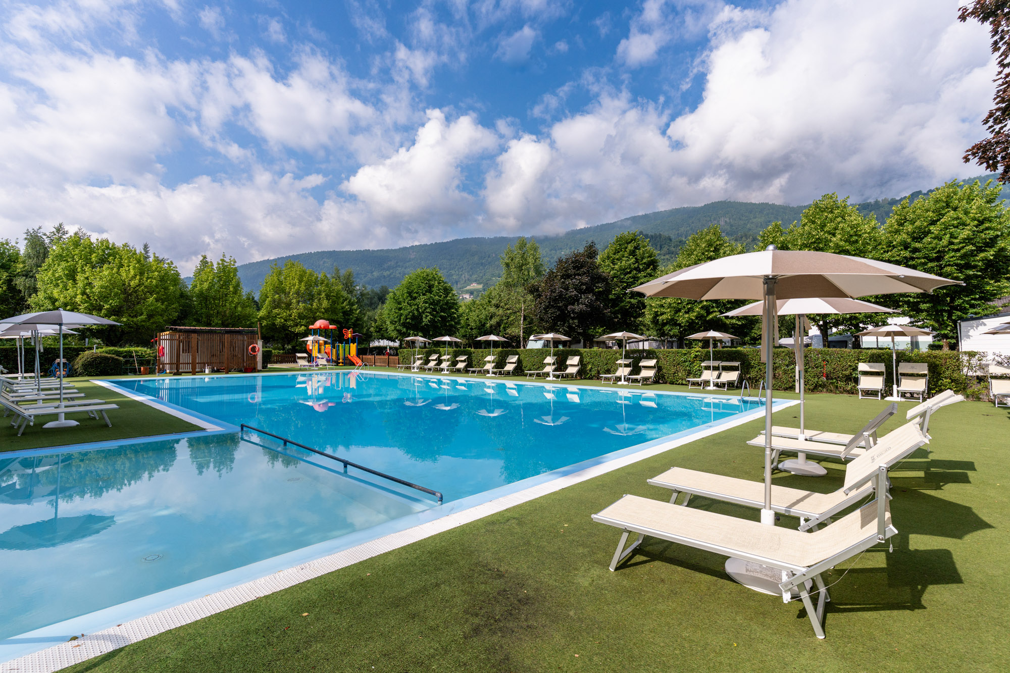 Una piscina per te e una per i tuoi bambini
